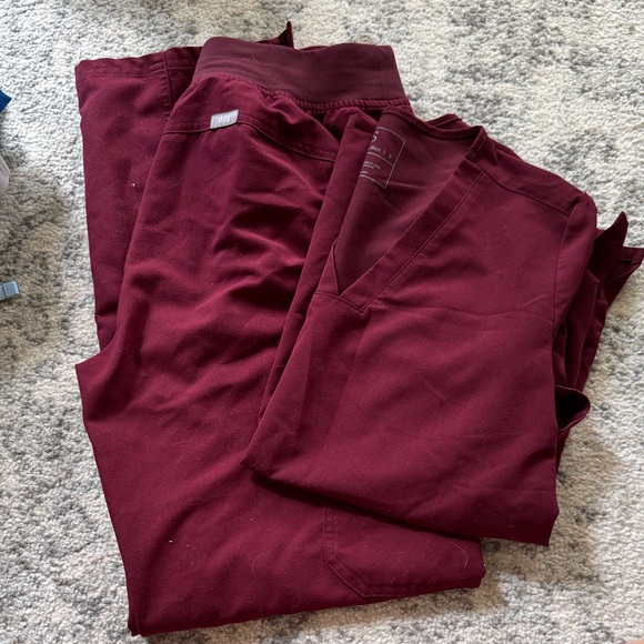 Figs Maroon Scrub Set - Picture 1 of 3